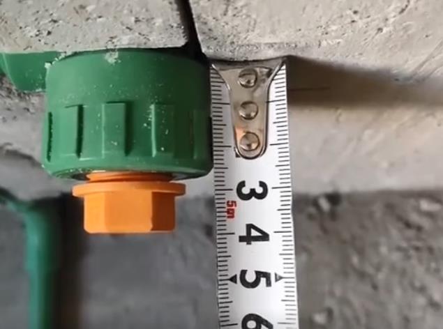 水管內(nèi)絲彎頭出墻多少合適？老師傅一句話瞬間明了！