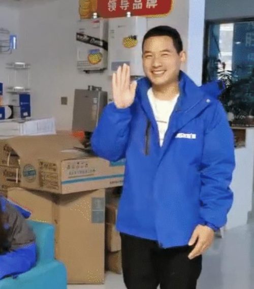 三萬(wàn)份溫暖 | 厚厚的龍勝管沖鋒衣暖你整個(gè)寒冬 三萬(wàn)份溫暖 | 厚厚的龍勝管沖鋒衣暖你整個(gè)寒冬