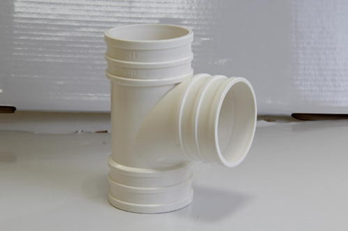 順水三通和正三通一樣嗎？安裝順水三通時要注意什么？