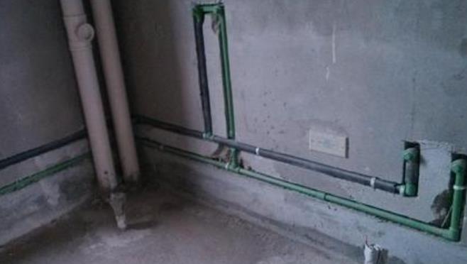 日豐水管為什么一長(zhǎng)一短？購(gòu)買冷熱水管的時(shí)候有哪些注意事項(xiàng)？